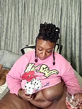 Snapshot of ThickianaRider chatting on April 5, 2026, 3:26 am ThickianaRider online show from April 5, 2026, 3:26 am