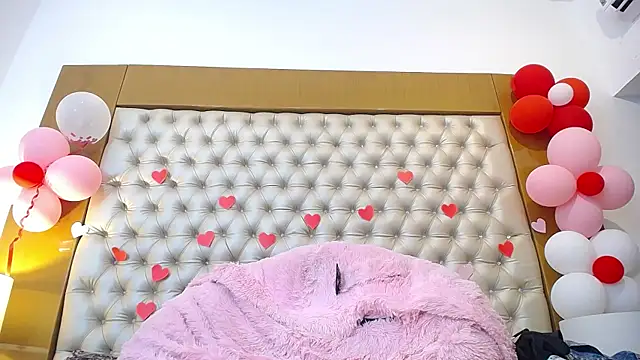 Snapshot of MegannMyerss chatting on February 19, 2025, 1:40 am MegannMyerss online show from February 19, 2025, 1:40 am