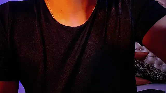 Snapshot of MegannMyerss chatting on March 19, 2025, 8:22 pm MegannMyerss online show from March 19, 2025, 8:22 pm