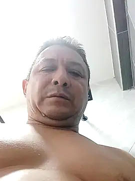 Snapshot of luchoarr chatting on January 6, 2025, 9:43 pm luchoarr online show from January 6, 2025, 9:43 pm