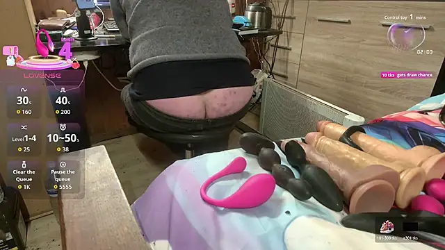 misteryman1956 online show from December 1, 2025, 7:35 am