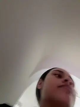 Snapshot of sheyla_sweet18 chatting on April 15, 2026, 5:14 am sheyla sweet18 online show from April 15, 2026, 5:14 am