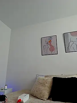 VictoriaEvaans  online show from September 21, 2025, 5:14 pm