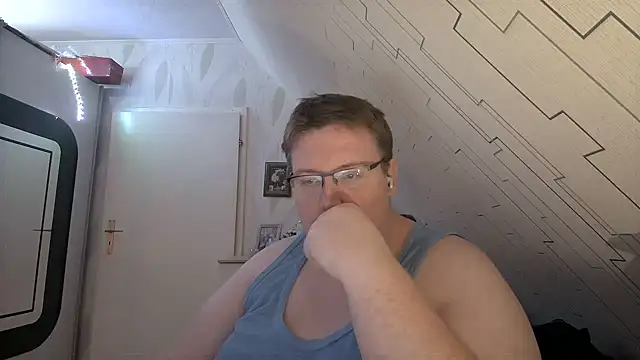 der alex38 online show from February 12, 2025, 10:15 pm