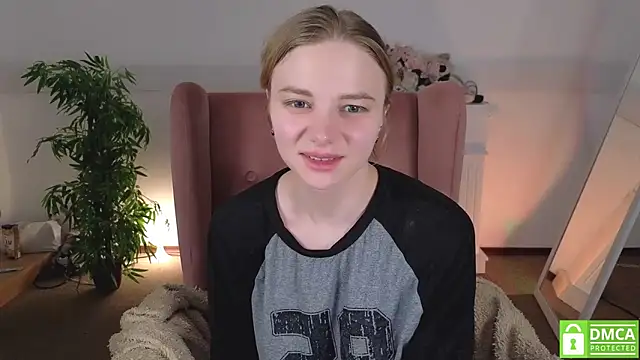 Snapshot of MirraBellanta chatting on May 19, 2026, 1:00 am MirraBellanta online show from May 19, 2026, 1:00 am