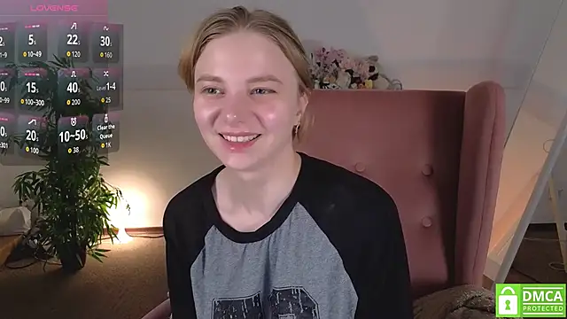Snapshot of MirraBellanta chatting on May 19, 2026, 1:56 am MirraBellanta online show from May 19, 2026, 1:56 am