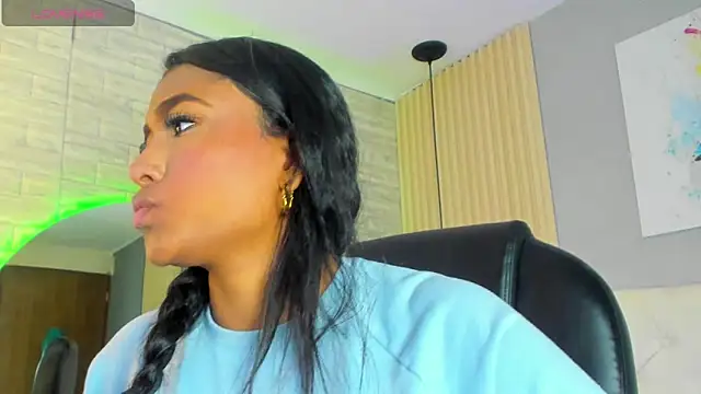 nicole  parker1 online show from January 26, 2025, 12:22 pm