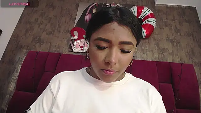 nicole  parker1 online show from January 7, 2026, 7:05 pm