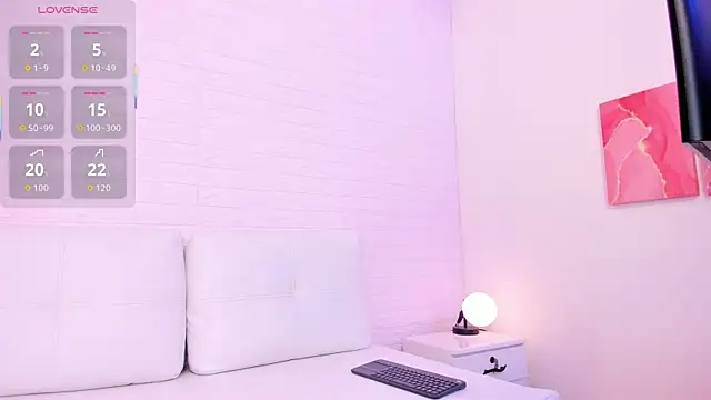 RenataJhonson  online show from September 10, 2025, 5:40 am