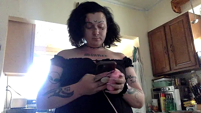 Snapshot of CurvyTrans2002 chatting on July 25, 2026, 10:29 pm CurvyTrans2002 online show from July 25, 2026, 10:29 pm