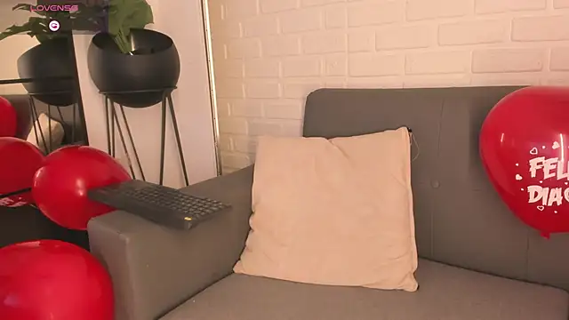 Snapshot of karina_gomez_18 chatting on February 15, 2025, 3:31 am karina gomez 18 online show from February 15, 2025, 3:31 am