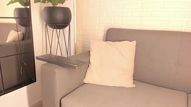 Snapshot of karina_gomez_18 chatting on February 18, 2025, 3:21 am karina gomez 18 online show from February 18, 2025, 3:21 am