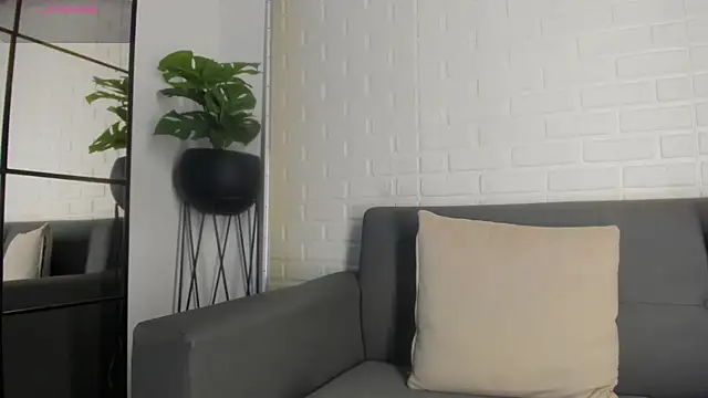 Snapshot of karina_gomez_18 chatting on March 1, 2025, 1:53 am karina gomez 18 online show from March 1, 2025, 1:53 am