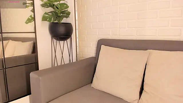 Snapshot of karina_gomez_18 chatting on March 7, 2025, 2:57 am karina gomez 18 online show from March 7, 2025, 2:57 am