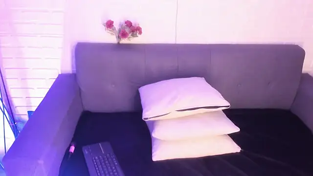 Snapshot of karina_gomez_18 chatting on November 8, 2025, 11:32 am karina gomez 18 online show from November 8, 2025, 11:32 am