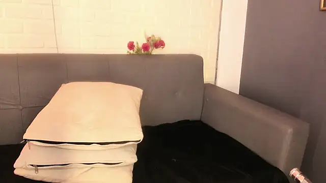 Snapshot of karina_gomez_18 chatting on November 15, 2025, 11:40 am karina gomez 18 online show from November 15, 2025, 11:40 am