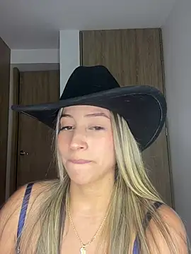 Issabela G1 online show from March 19, 2025, 3:52 am