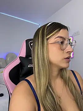 Issabela G1 online show from February 28, 2026, 10:33 pm