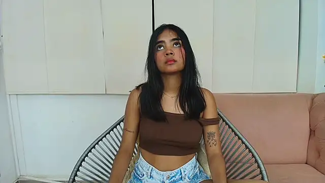 julieta aguilar1 online show from January 6, 2025, 7:24 pm