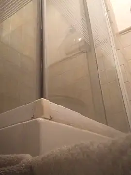 FrettedLodine online show from November 23, 2025, 12:43 am