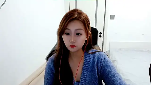 zhenzhen999 online show from October 25, 2025, 9:39 am