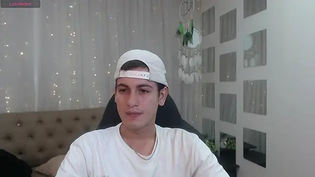 Snapshot of Cerokershelby chatting on December 17, 2024, 5:29 am Cerokershelby online show from December 17, 2024, 5:29 am