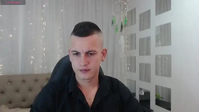 Snapshot of Cerokershelby chatting on December 20, 2024, 5:04 am Cerokershelby online show from December 20, 2024, 5:04 am