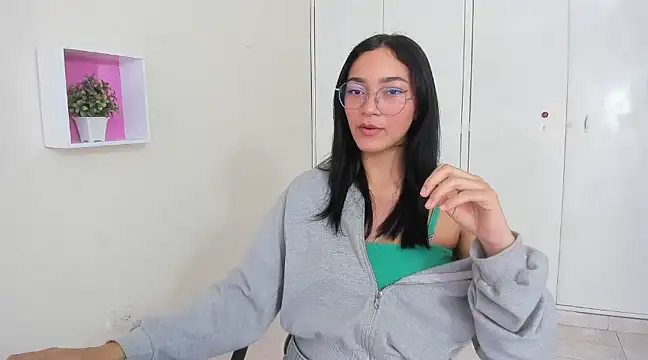 ASIAM BRUNET online show from March 19, 2025, 12:56 pm