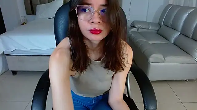 Snapshot of zoecruzz chatting on February 12, 2026, 2:23 pm zoecruzz online show from February 12, 2026, 2:23 pm