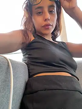 Katee Jones online show from March 21, 2025, 11:01 pm