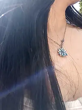 Snapshot of _laina_ chatting on January 2, 2025, 3:19 pm laina online show from January 2, 2025, 3:19 pm