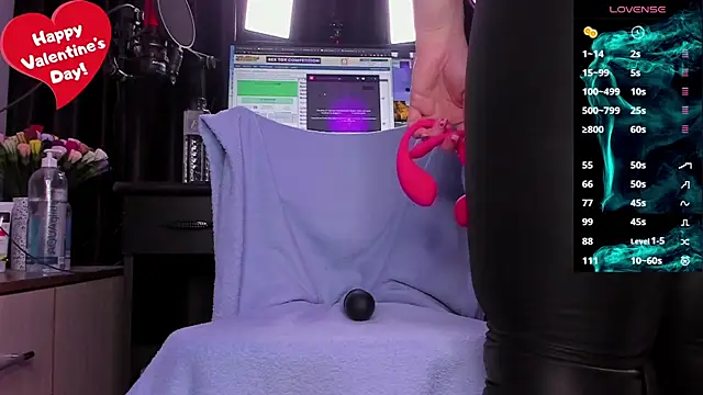 Raissa sky26 online show from February 15, 2025, 3:42 am