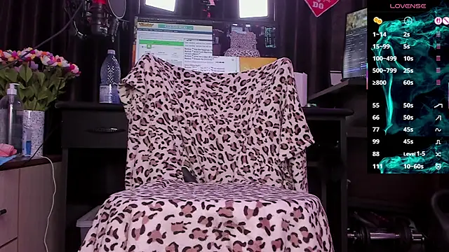 Raissa sky26 online show from October 31, 2025, 3:51 am