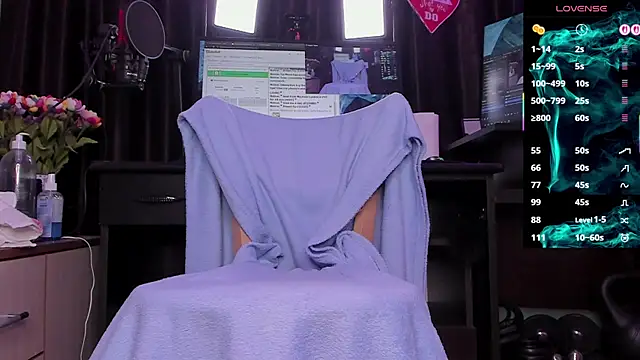 Raissa sky26 online show from April 20, 2026, 2:47 am