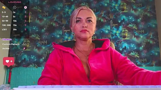 Snapshot of Snow_Goddess chatting on September 12, 2025, 4:01 am Snow Goddess online show from September 12, 2025, 4:01 am