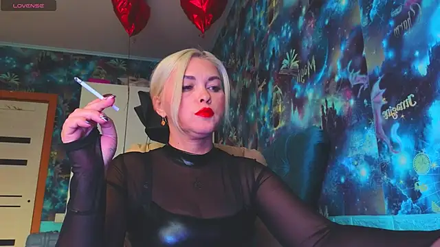 Snapshot of Snow_Goddess chatting on October 1, 2025, 11:27 am Snow Goddess online show from October 1, 2025, 11:27 am