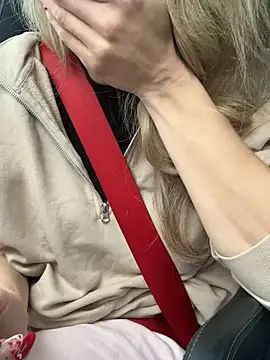 mollywilde online show from February 26, 2025, 9:32 am