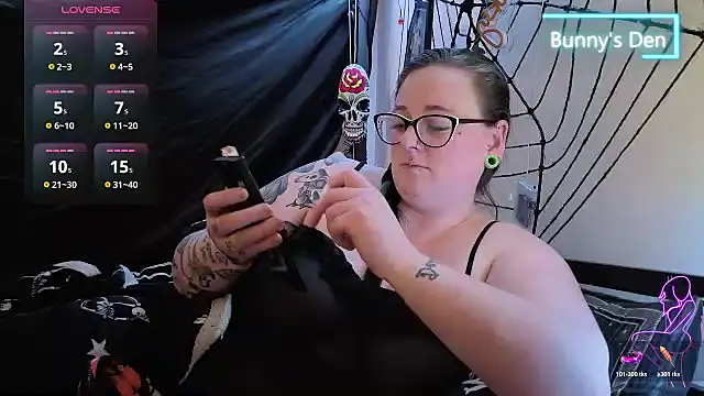 Snapshot of Bunny_Cummings chatting on January 18, 2026, 11:30 pm Bunny Cummings online show from January 18, 2026, 11:30 pm