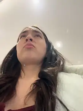 Holly Play online show from February 26, 2026, 12:04 pm