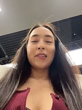 Holly Play online show from March 1, 2026, 12:07 pm