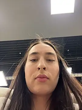 Holly Play online show from March 2, 2026, 12:23 pm