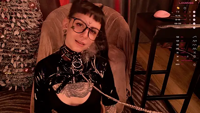 Snapshot of MichaellaMoon chatting on January 3, 2025, 2:54 am MichaellaMoon online show from January 3, 2025, 2:54 am