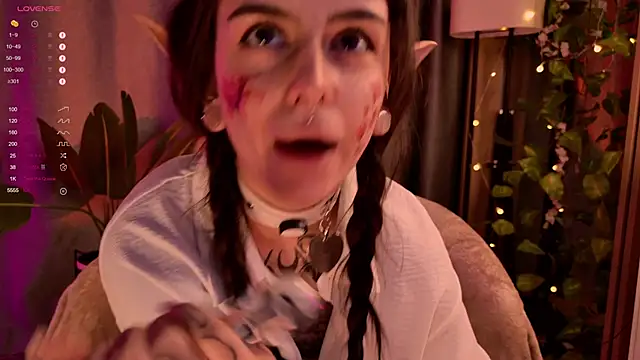 Snapshot of MichaellaMoon chatting on January 16, 2025, 11:37 pm MichaellaMoon online show from January 16, 2025, 11:37 pm