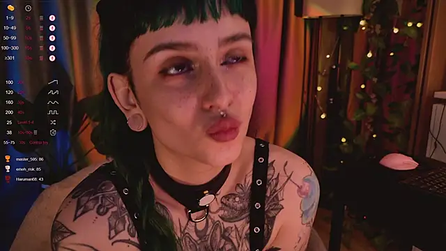 Snapshot of MichaellaMoon chatting on February 6, 2025, 4:21 am MichaellaMoon online show from February 6, 2025, 4:21 am