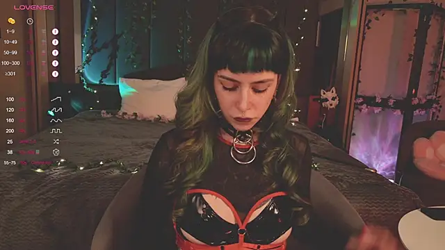 Snapshot of MichaellaMoon chatting on February 20, 2025, 2:24 pm MichaellaMoon online show from February 20, 2025, 2:24 pm