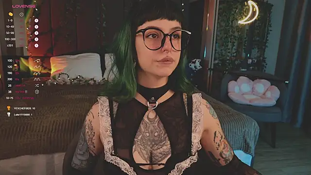 Snapshot of MichaellaMoon chatting on March 1, 2025, 3:16 pm MichaellaMoon online show from March 1, 2025, 3:16 pm