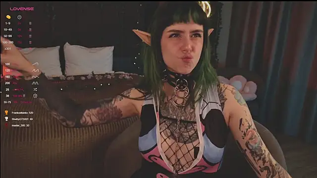 Snapshot of MichaellaMoon chatting on March 21, 2025, 9:12 pm MichaellaMoon online show from March 21, 2025, 9:12 pm