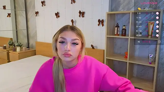 Snapshot of Ella_Milla chatting on December 30, 2024, 9:05 am Ella Milla online show from December 30, 2024, 9:05 am