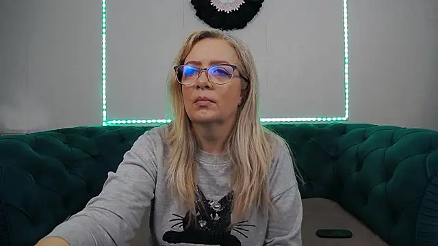 Snapshot of IvanaCharm chatting on February 17, 2026, 4:31 am IvanaCharm online show from February 17, 2026, 4:31 am