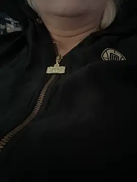 Snapshot of luna_14 chatting on September 30, 2025, 10:42 am luna 14 online show from September 30, 2025, 10:42 am